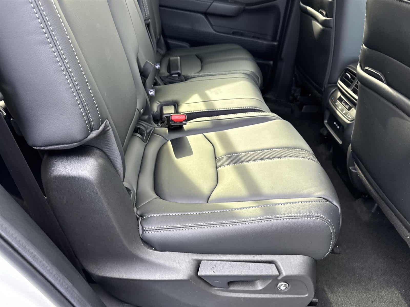 Thumbnail: 2025 Honda Pilot - 16