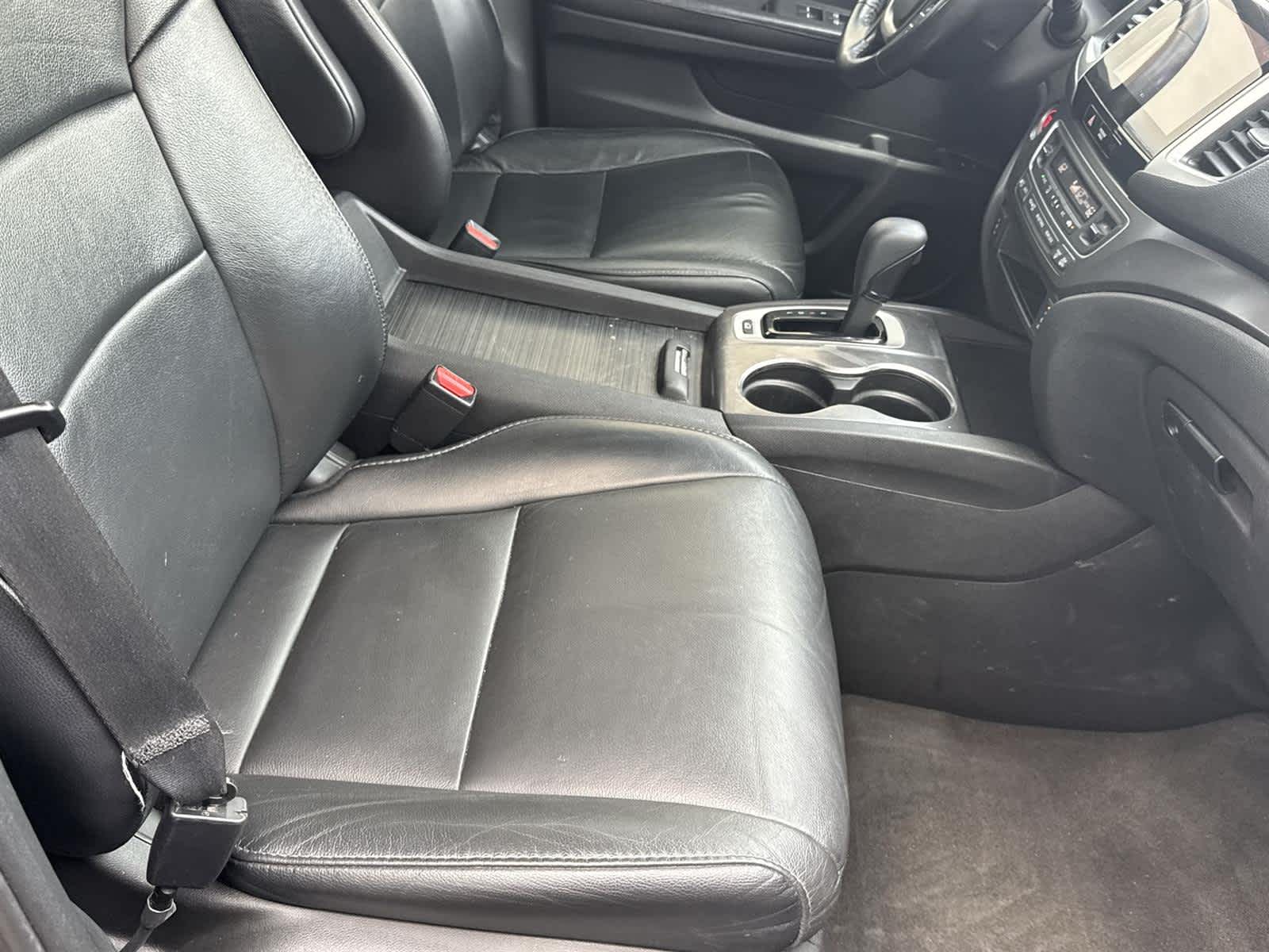 Thumbnail: 2018 Honda Pilot - 17