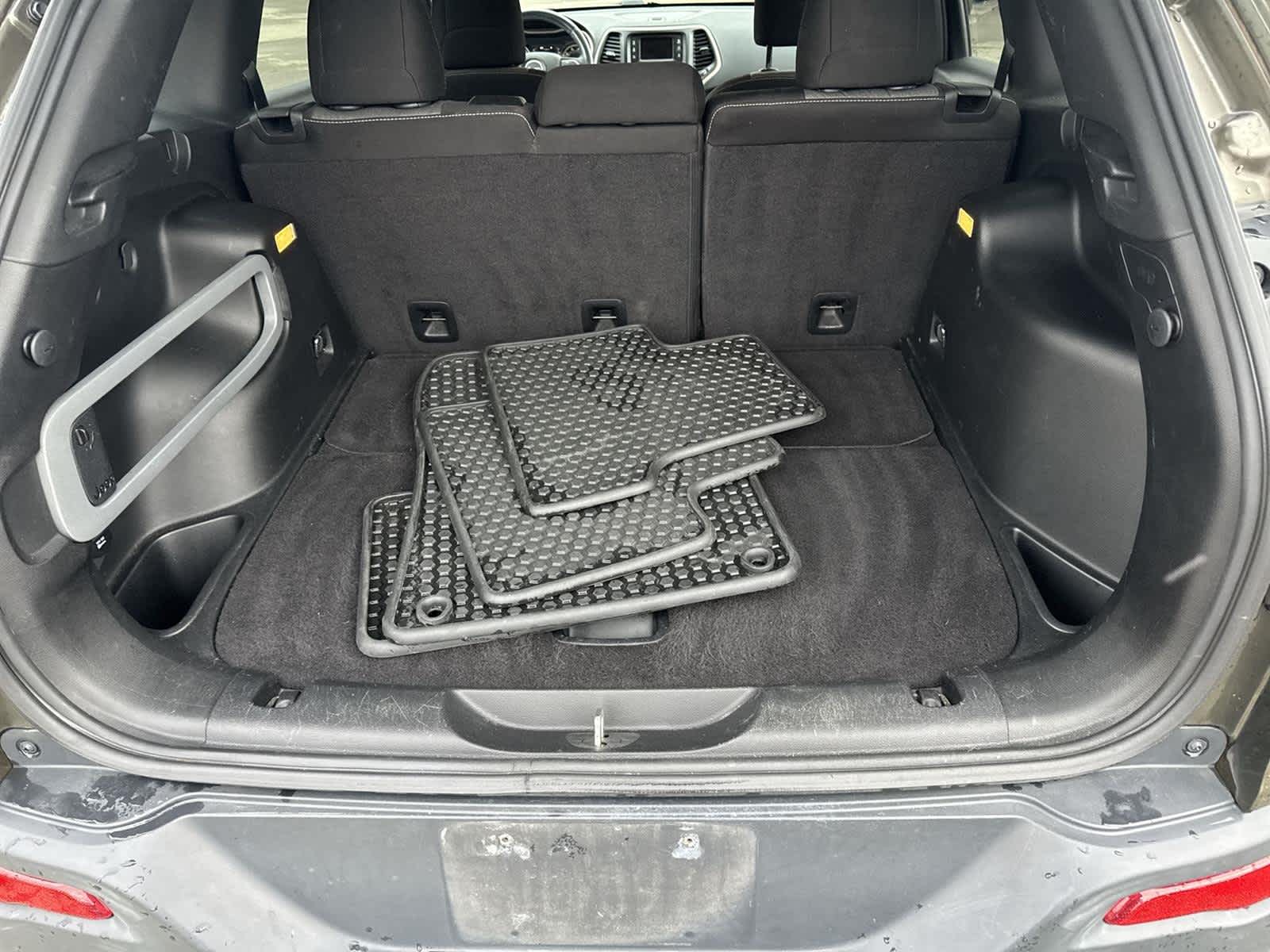 Thumbnail: 2014 Jeep Cherokee - 14