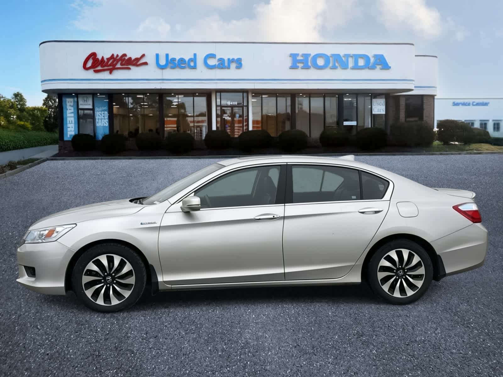 Used 2015 Honda Accord Hybrid Touring with VIN 1HGCR6F74FA000128 for sale in Wexford, PA