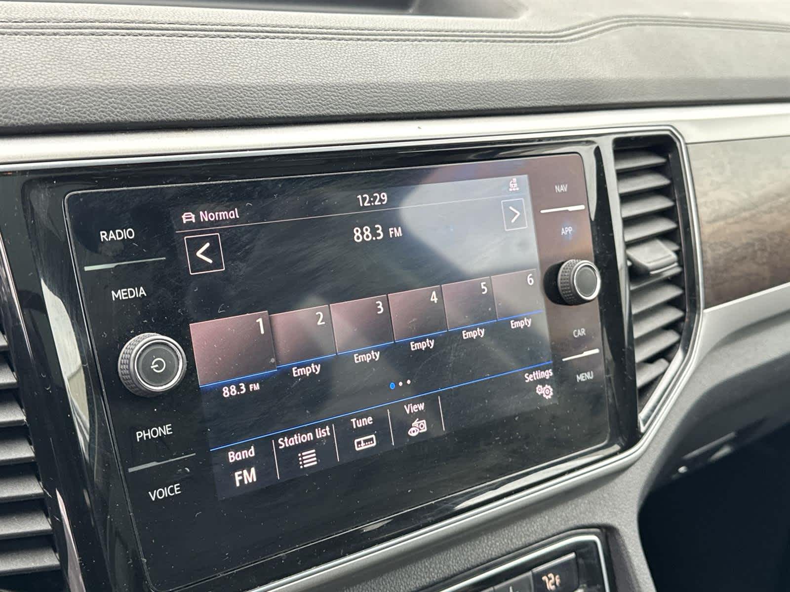 Thumbnail: 2018 Volkswagen Atlas - 26