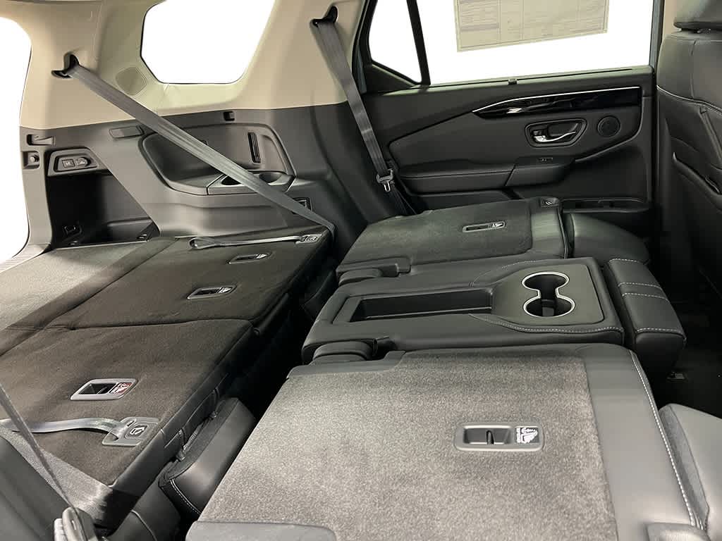 2025 Honda Pilot Touring 37