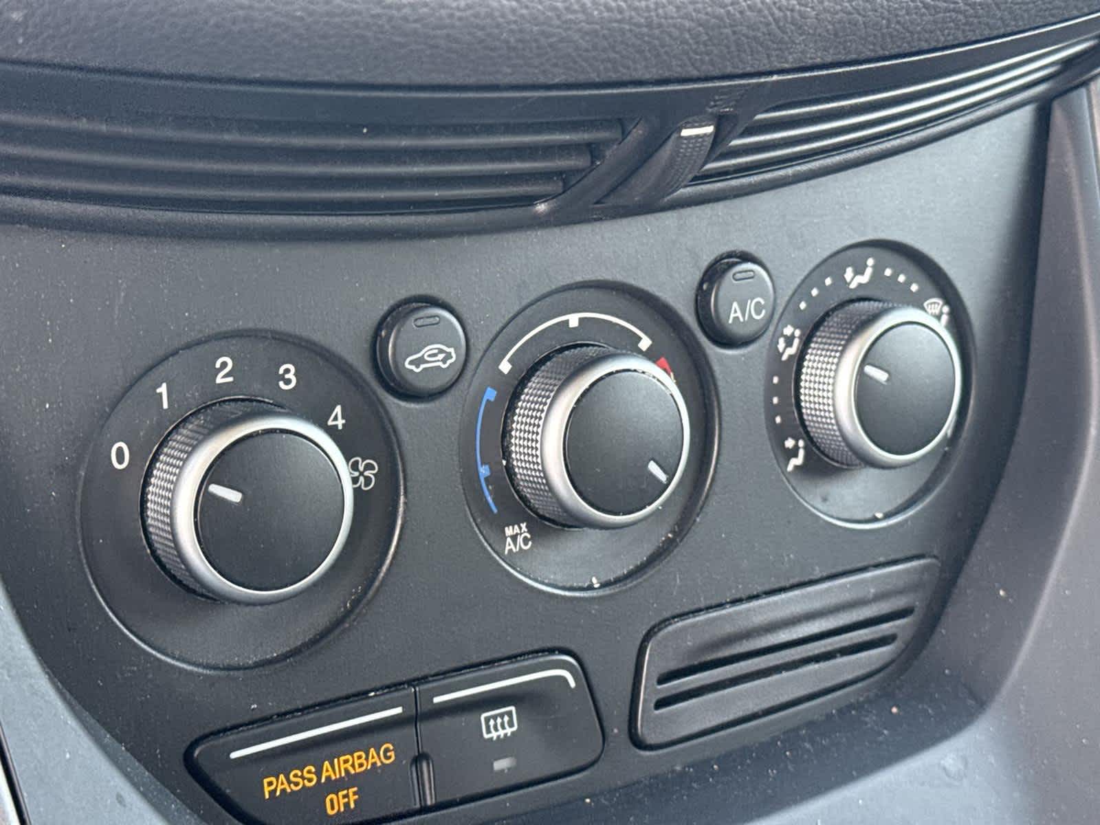 Thumbnail: 2015 Ford Escape - 31