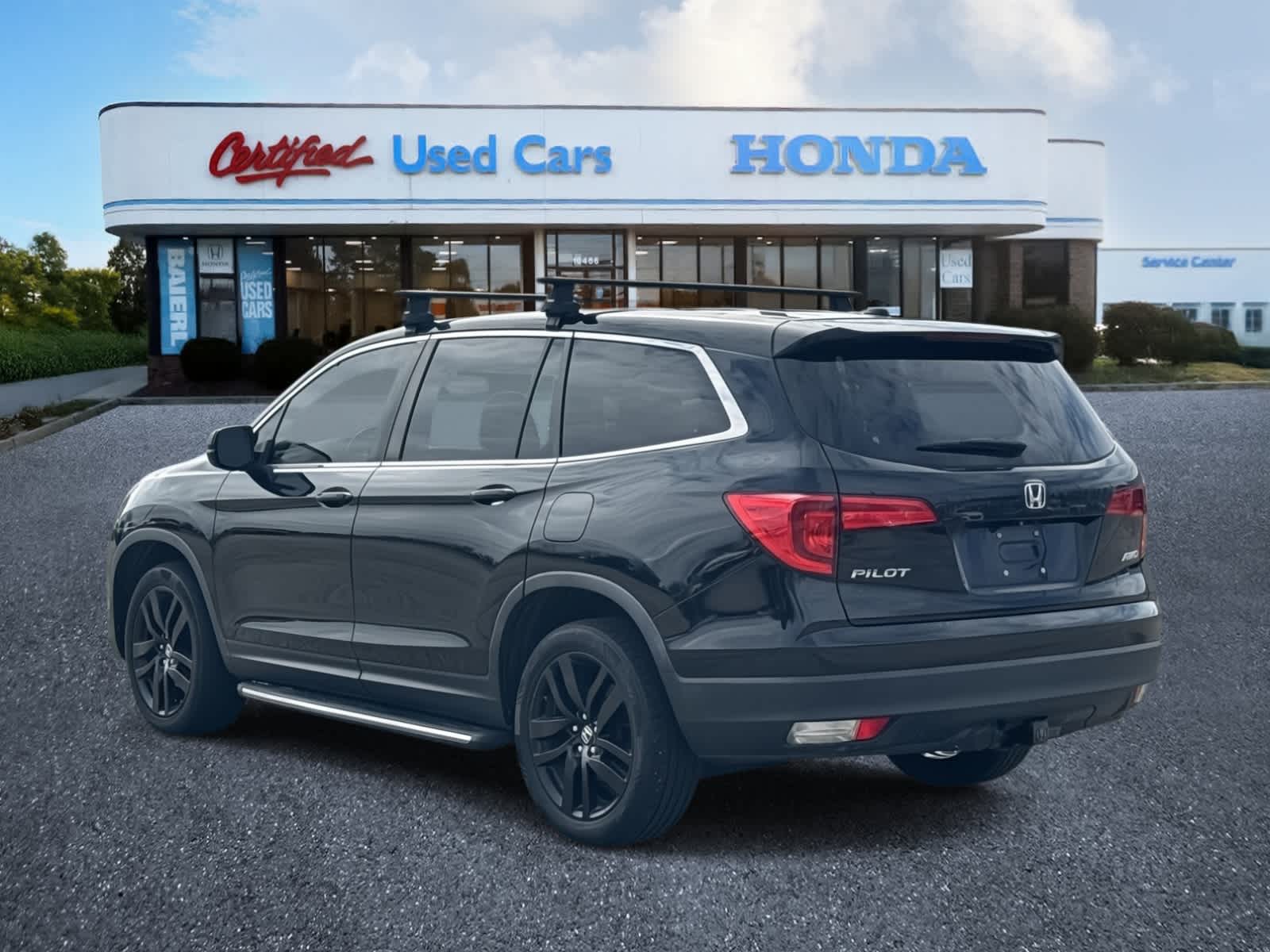 Thumbnail: 2018 Honda Pilot - 3
