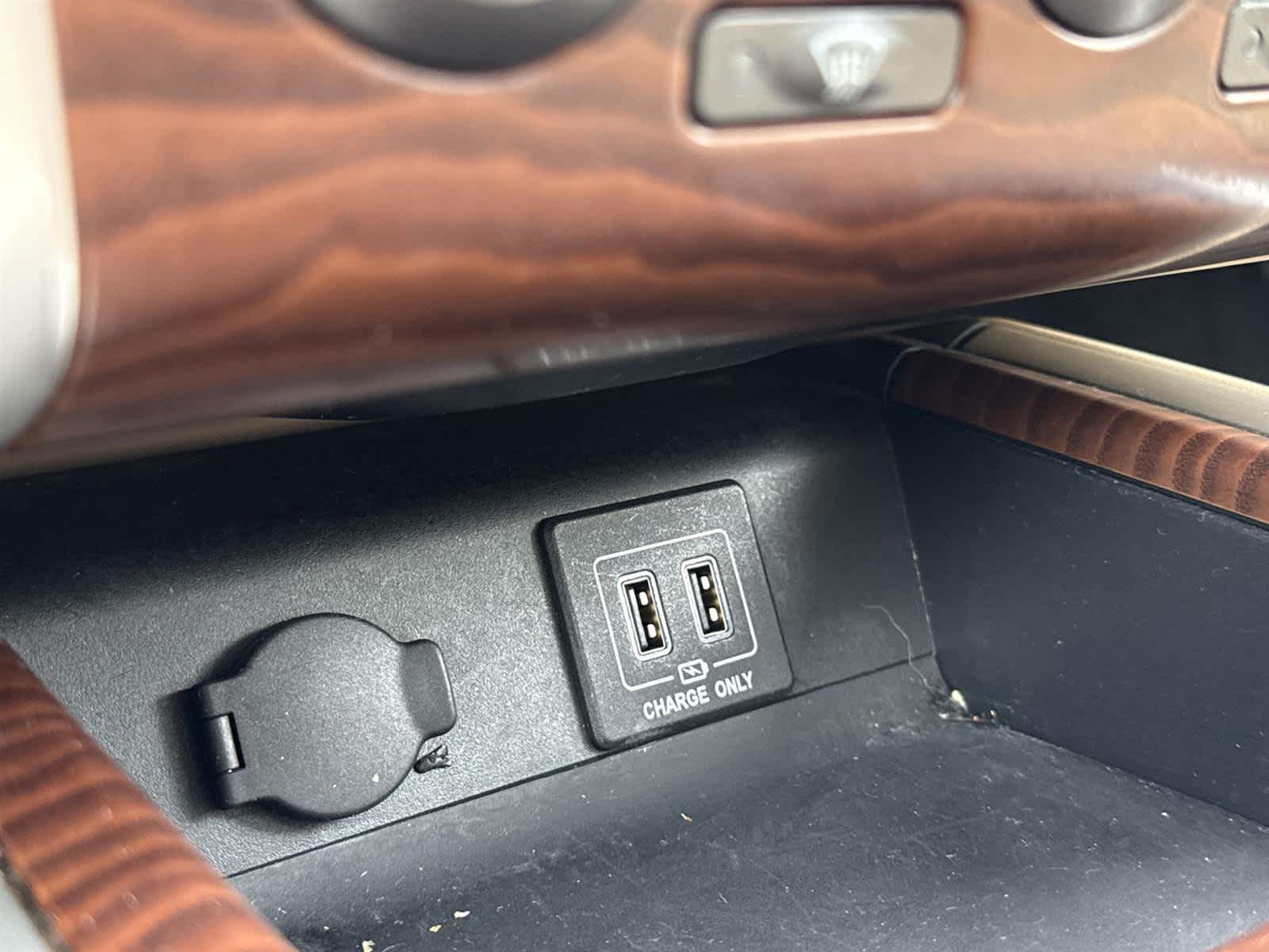 2018 Nissan Pathfinder Platinum 29