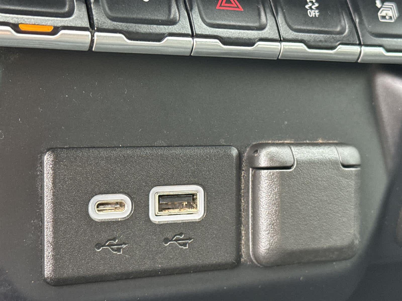 Thumbnail: 2019 Chevrolet Silverado 1500 - 29