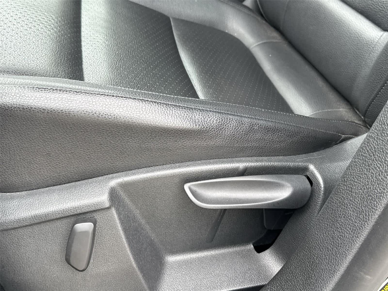 Thumbnail: 2012 Volkswagen Tiguan - 14
