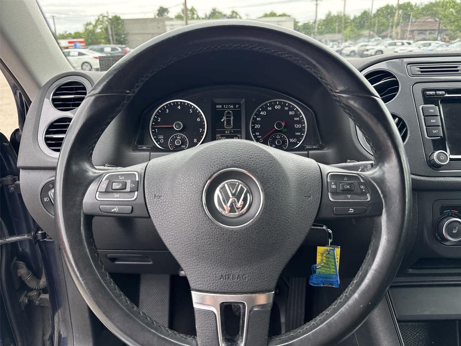 Thumbnail: 2012 Volkswagen Tiguan - 18