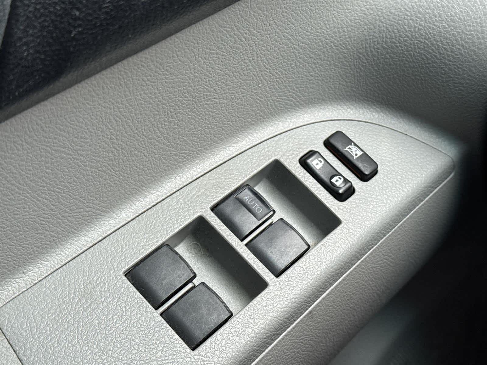 Thumbnail: 2013 Toyota Highlander - 31