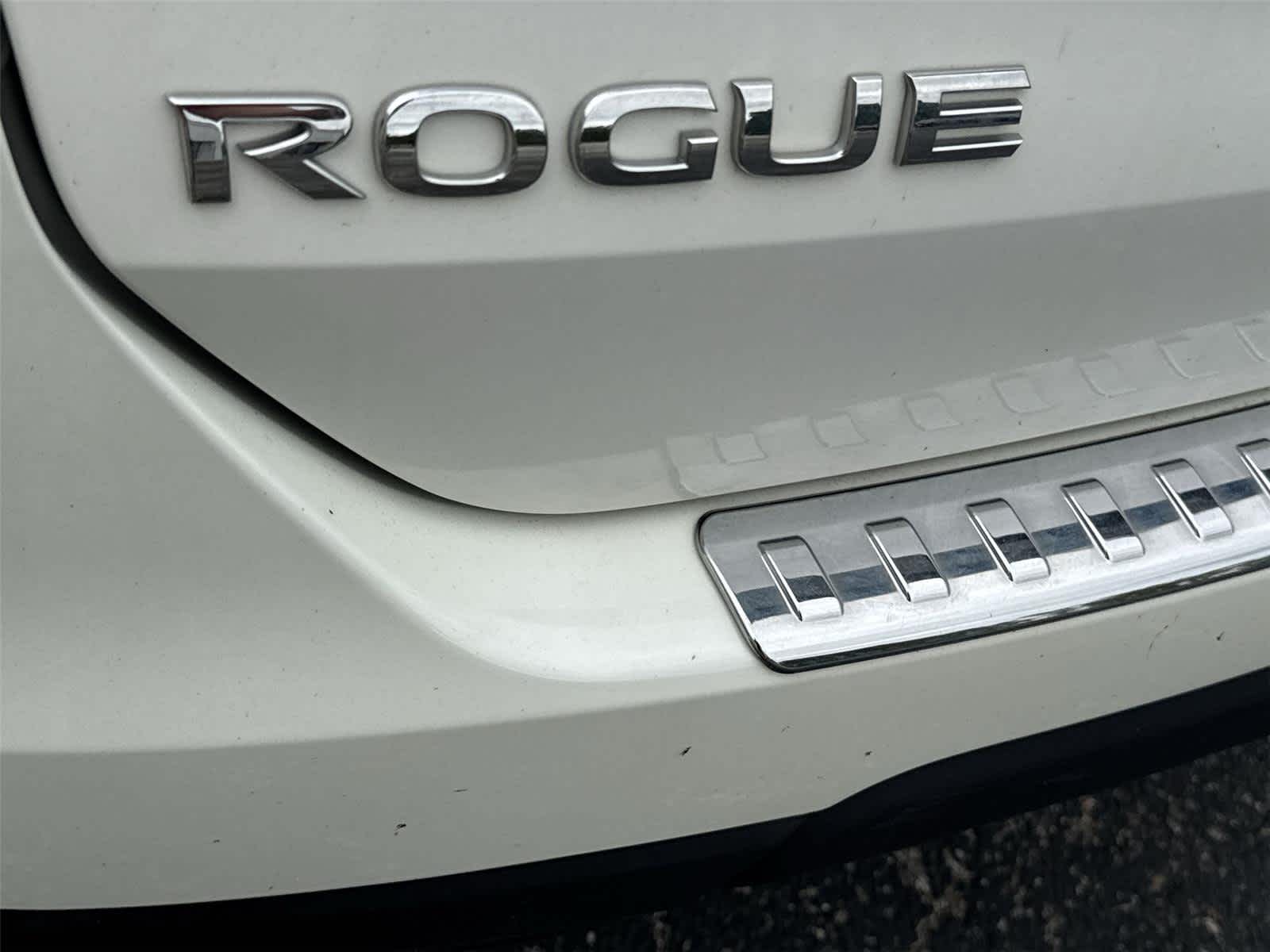Thumbnail: 2015 Nissan Rogue - 11