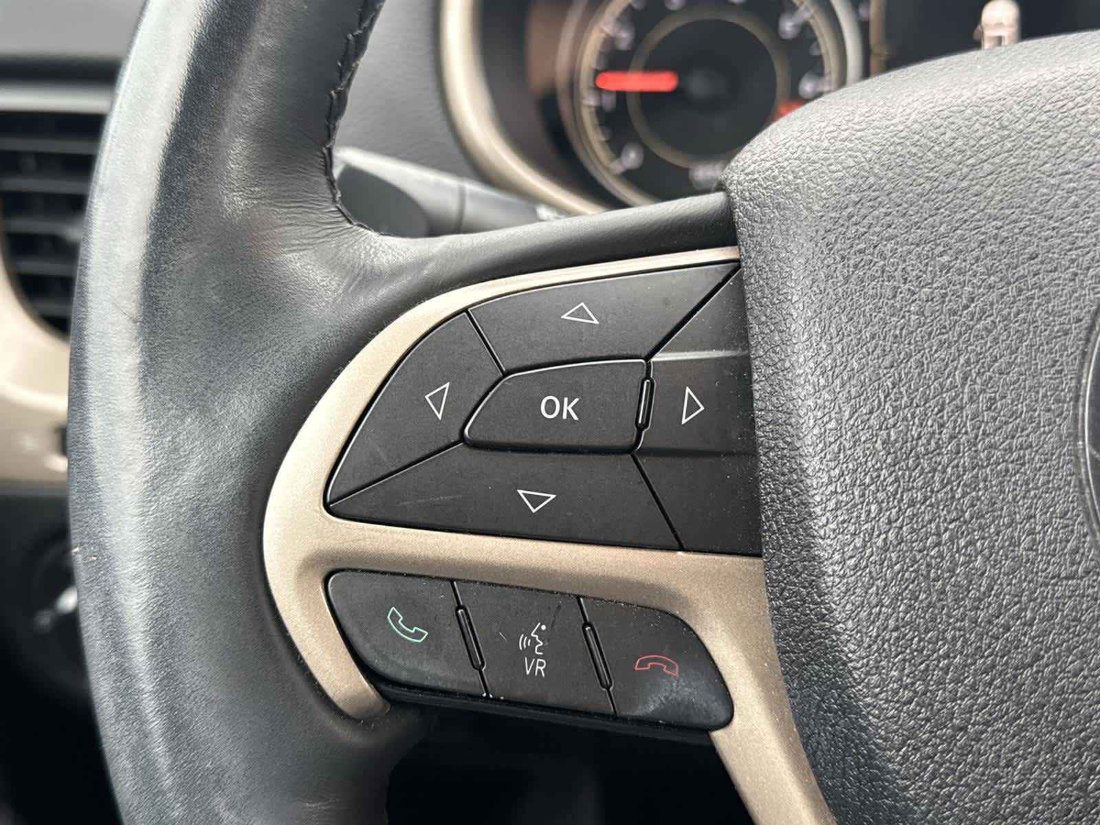 Thumbnail: 2014 Jeep Cherokee - 18