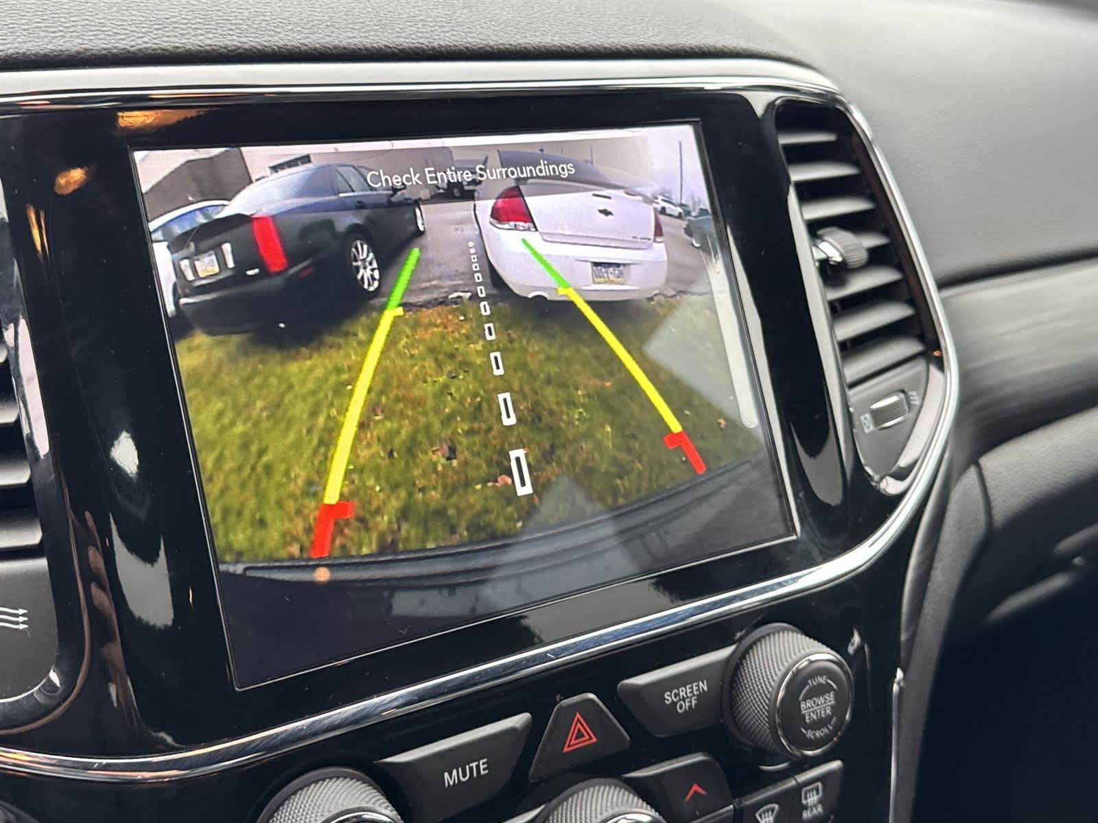 Thumbnail: 2020 Jeep Grand Cherokee - 25