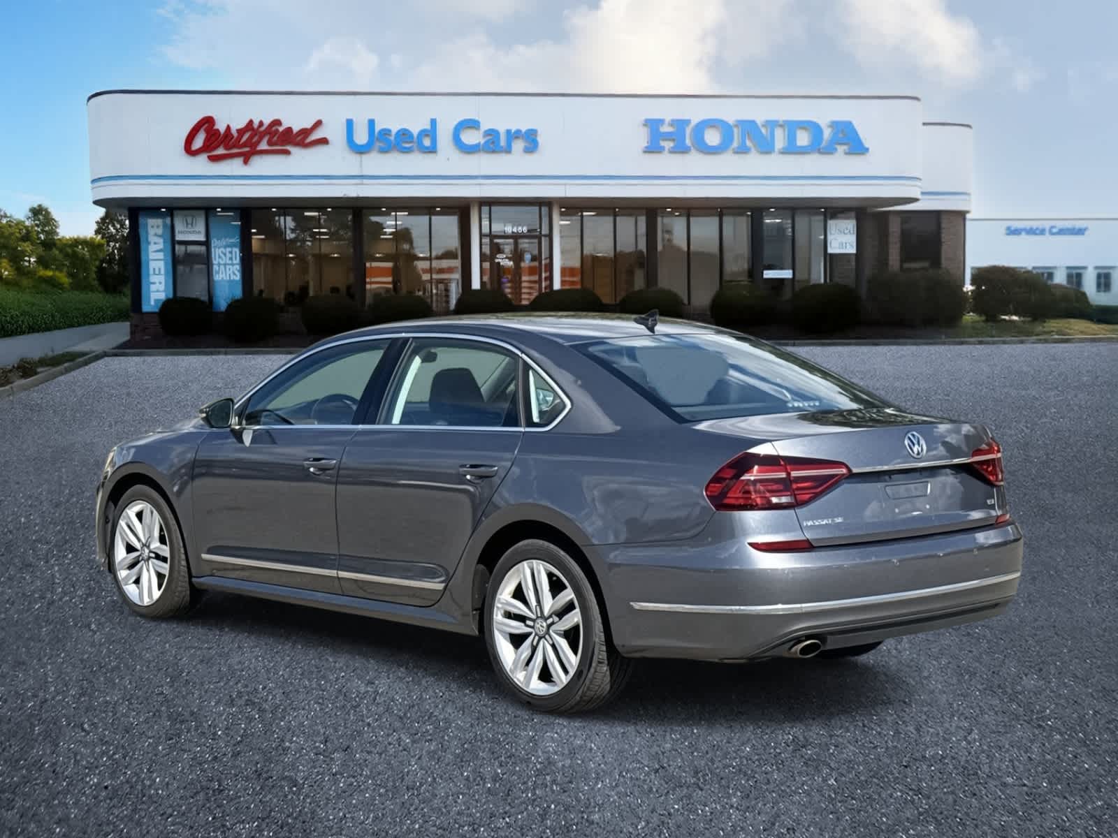 Thumbnail: 2017 Volkswagen Passat - 3