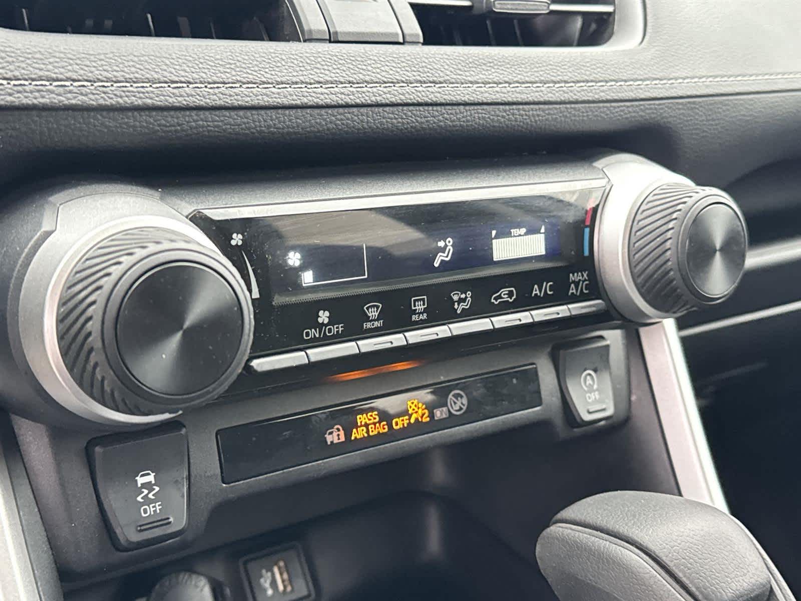 Thumbnail: 2024 Toyota RAV4 - 32