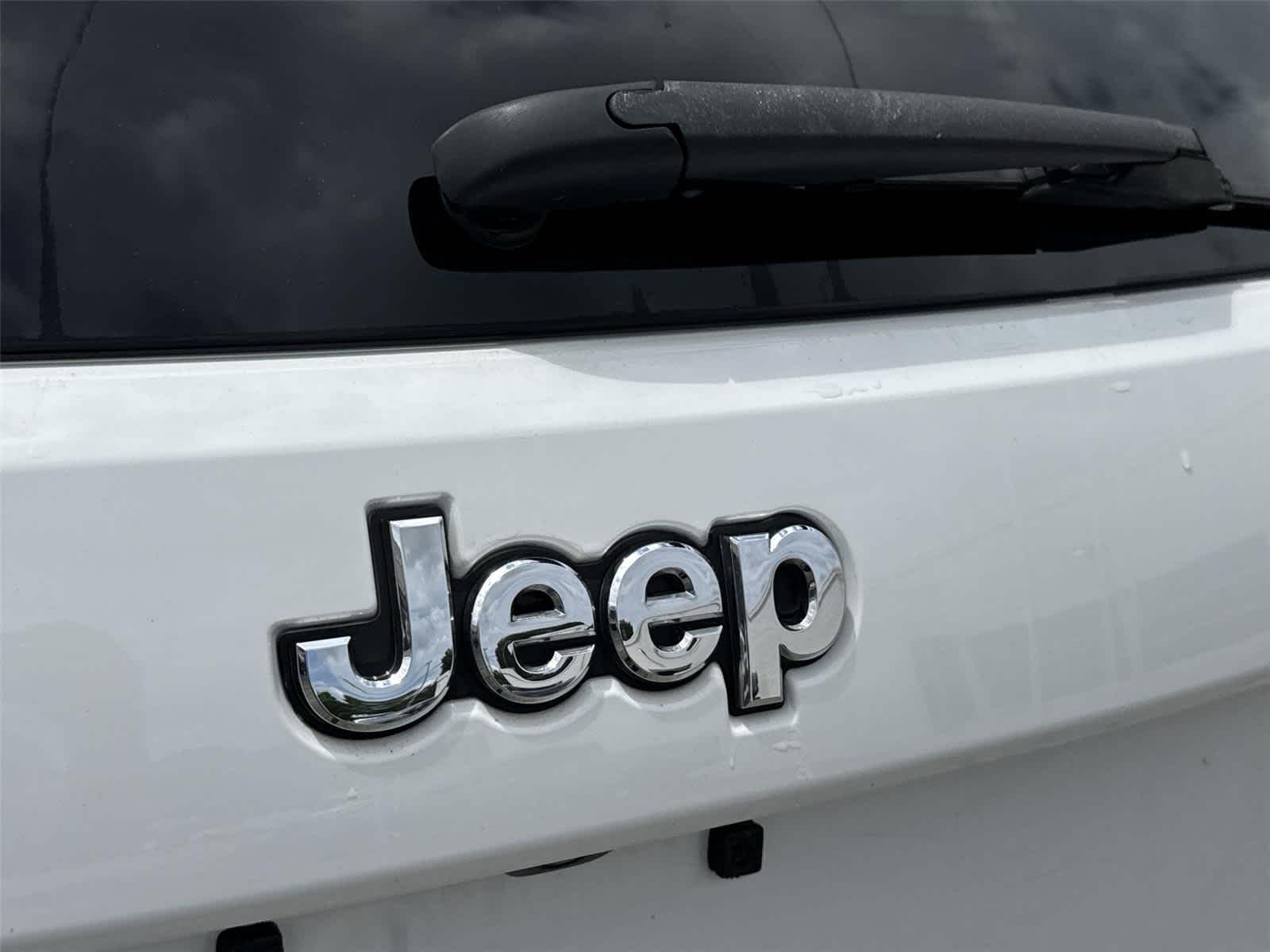 Thumbnail: 2020 Jeep Grand Cherokee - 10