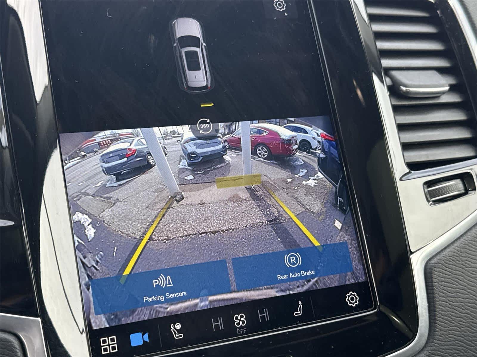 Thumbnail: 2023 Volvo XC90 - 24