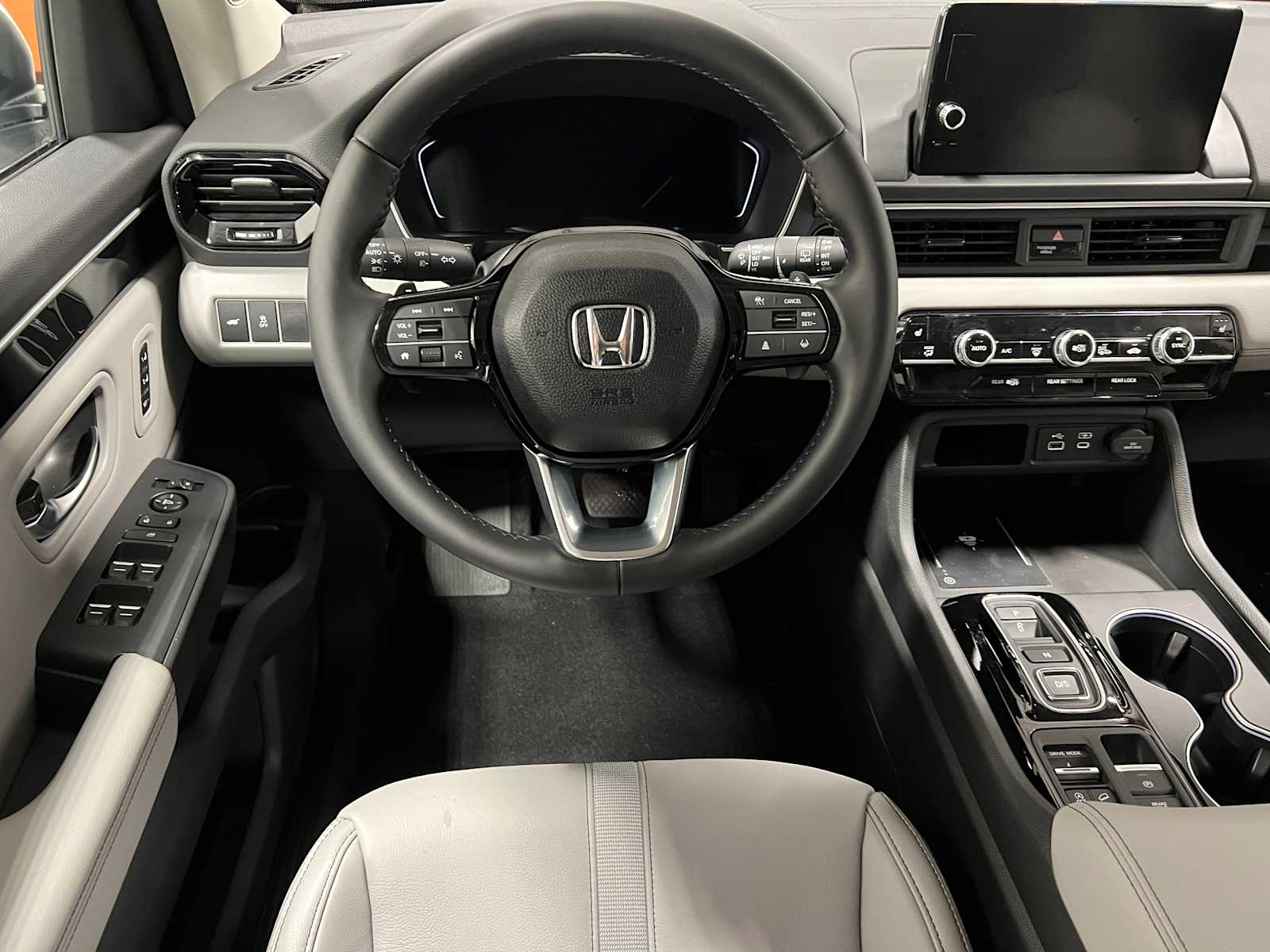 Thumbnail: 2025 Honda Pilot - 15