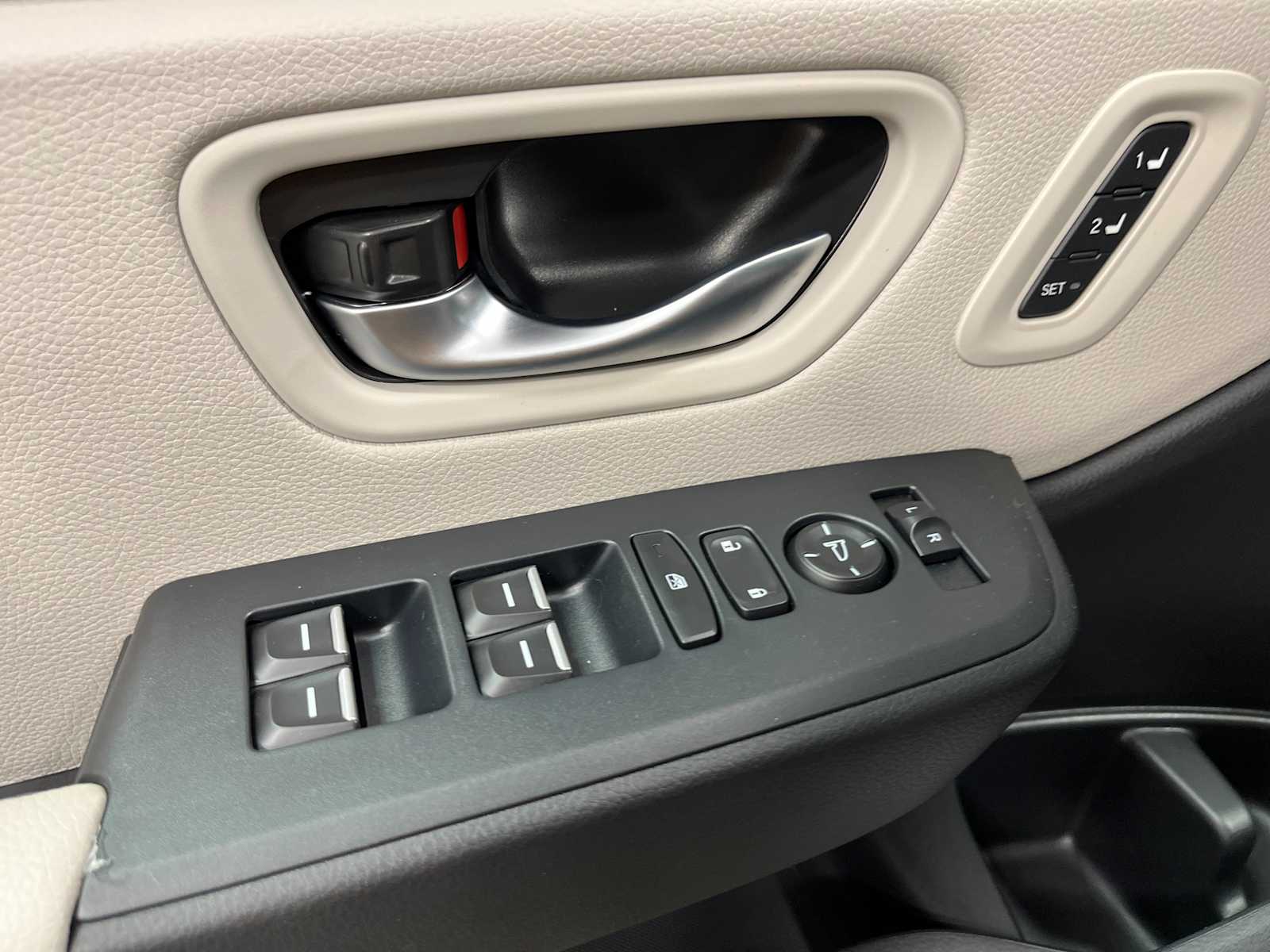 Thumbnail: 2026 Honda Pilot - 12