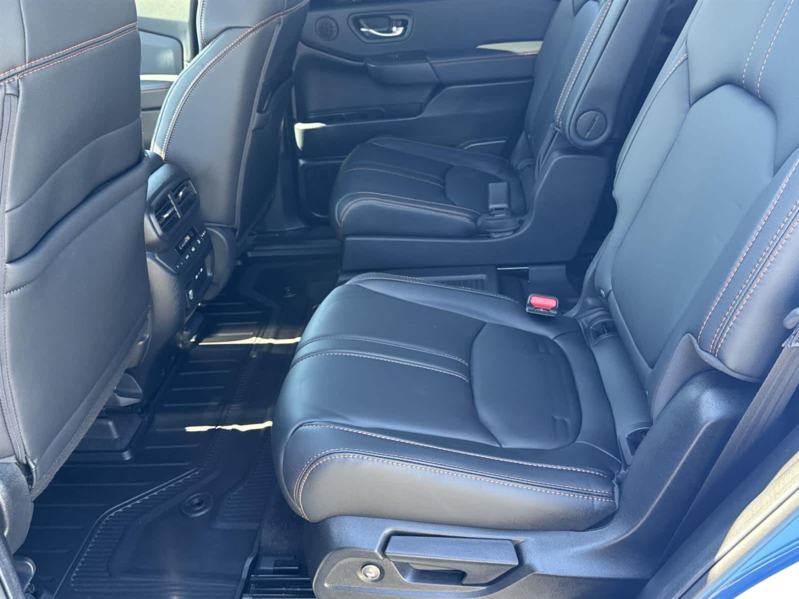 Thumbnail: 2025 Honda Pilot - 14