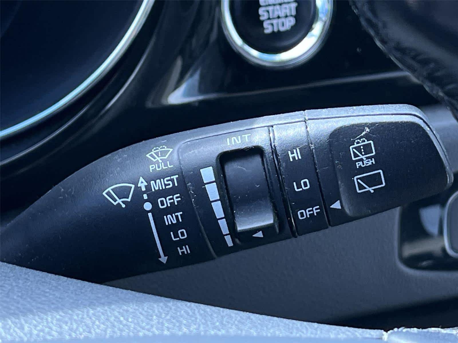 Thumbnail: 2016 Kia Sedona - 24