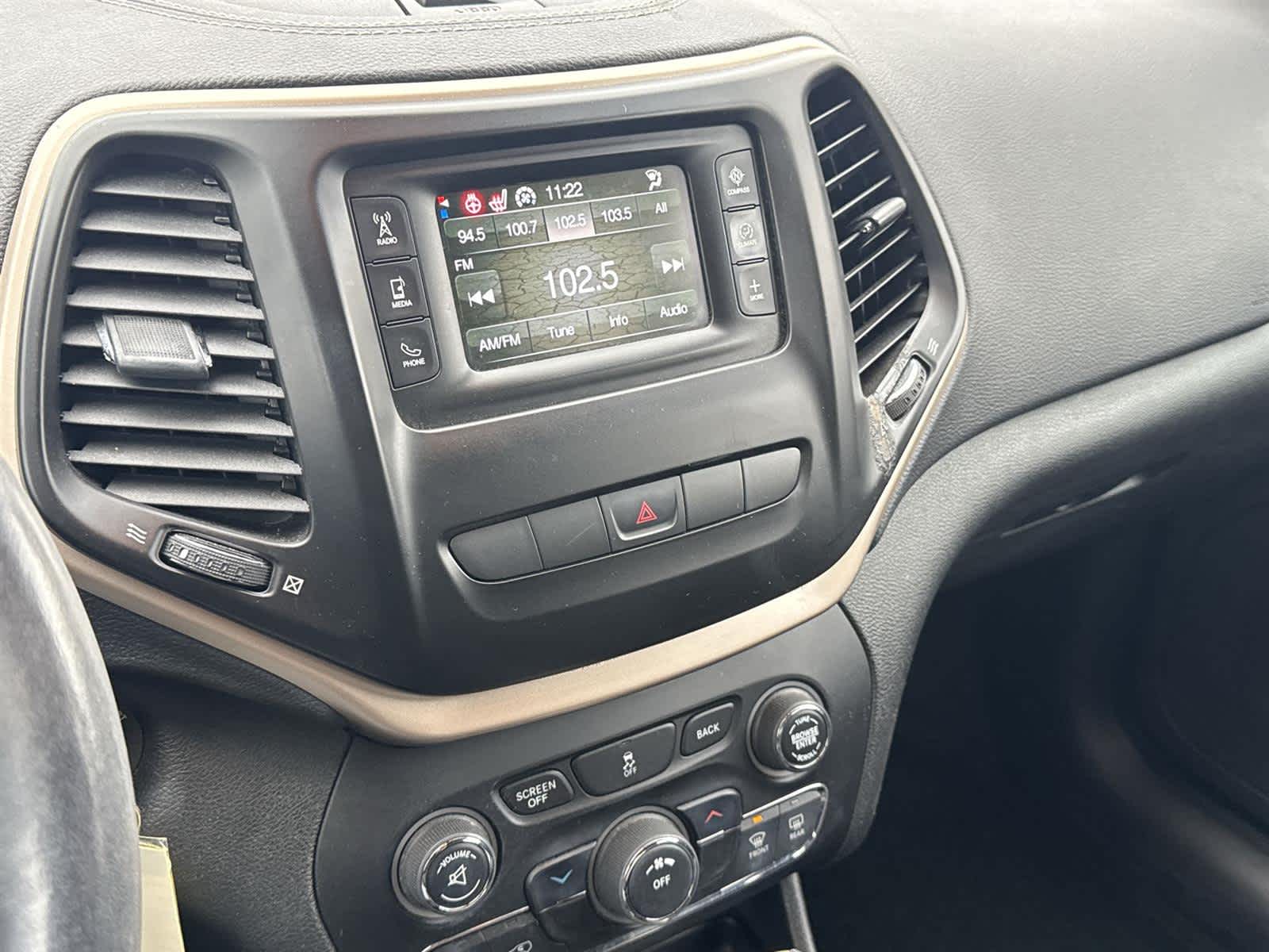 Thumbnail: 2014 Jeep Cherokee - 22