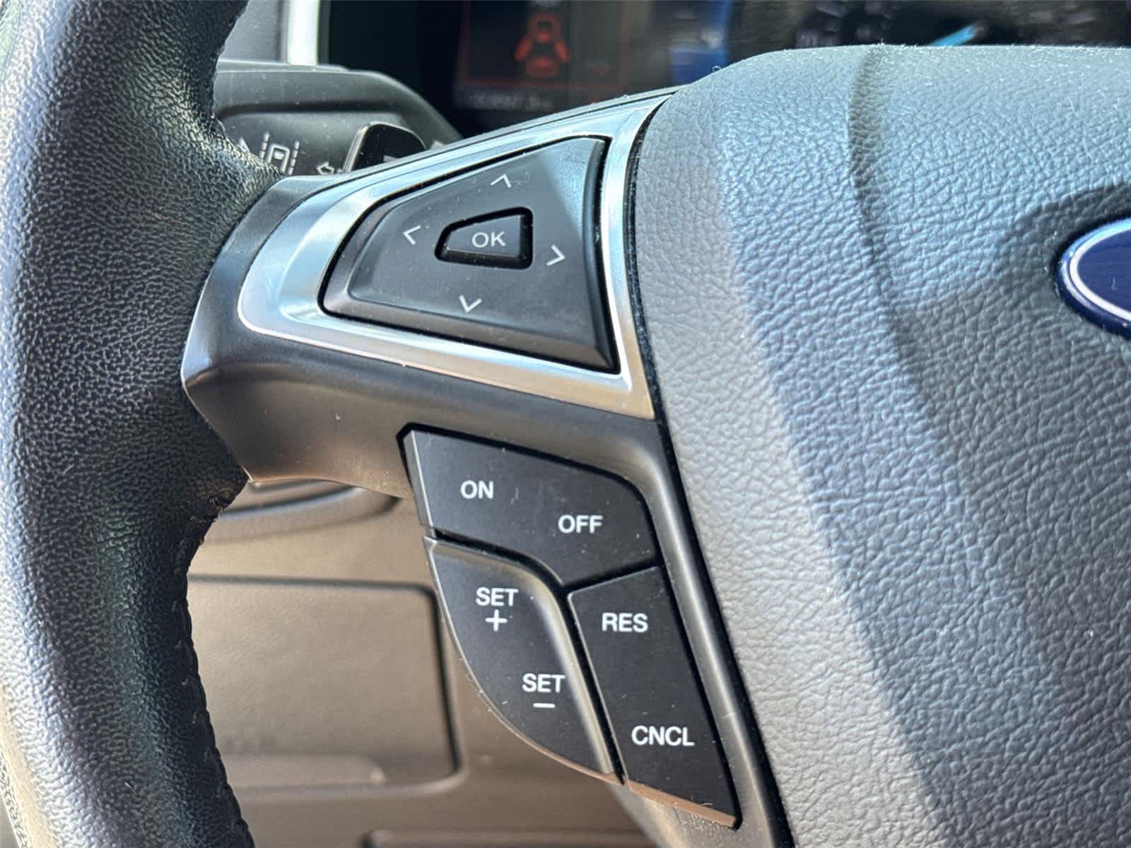 Thumbnail: 2019 Ford Edge - 18