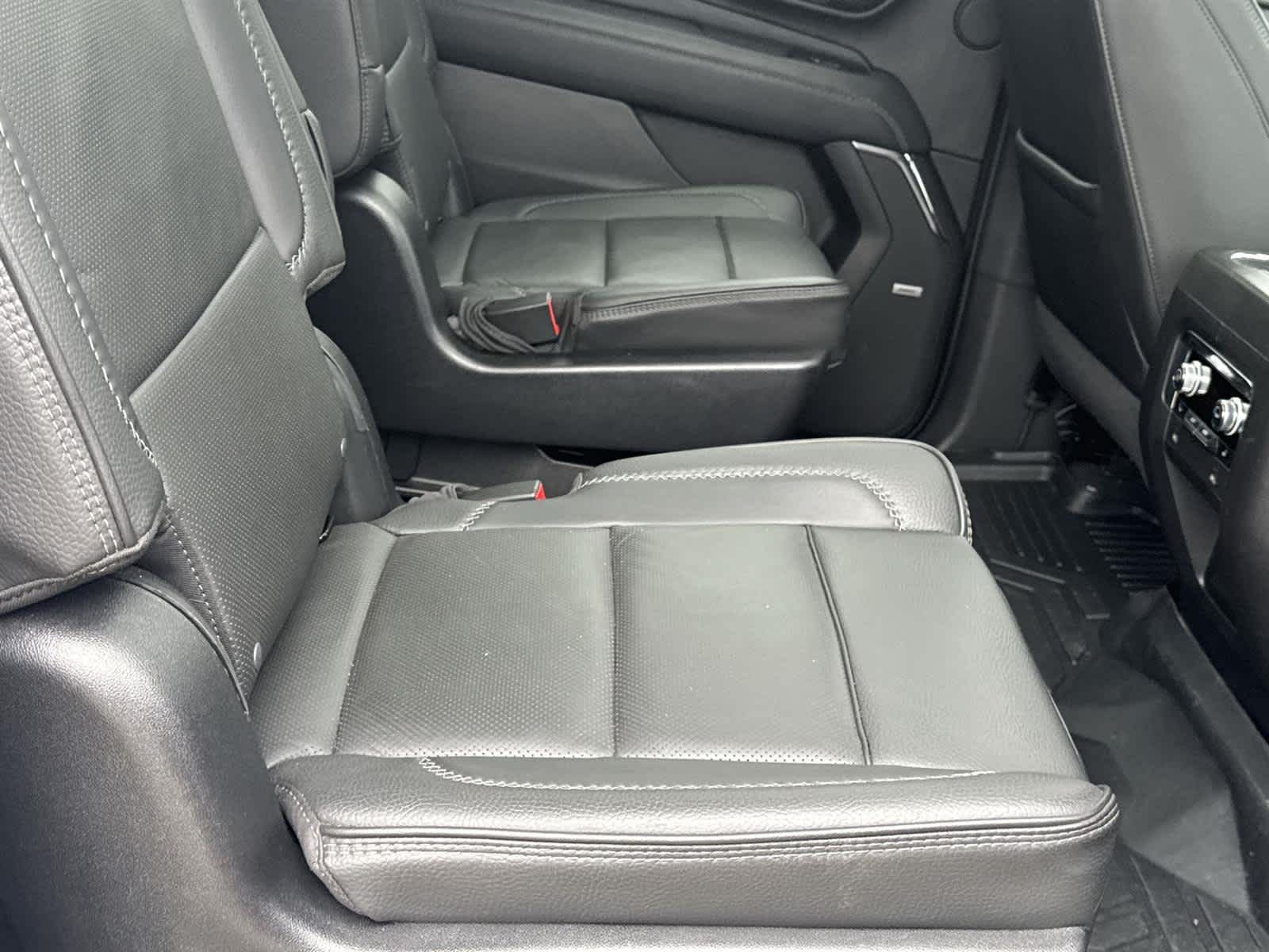 Thumbnail: 2023 GMC Yukon XL - 18