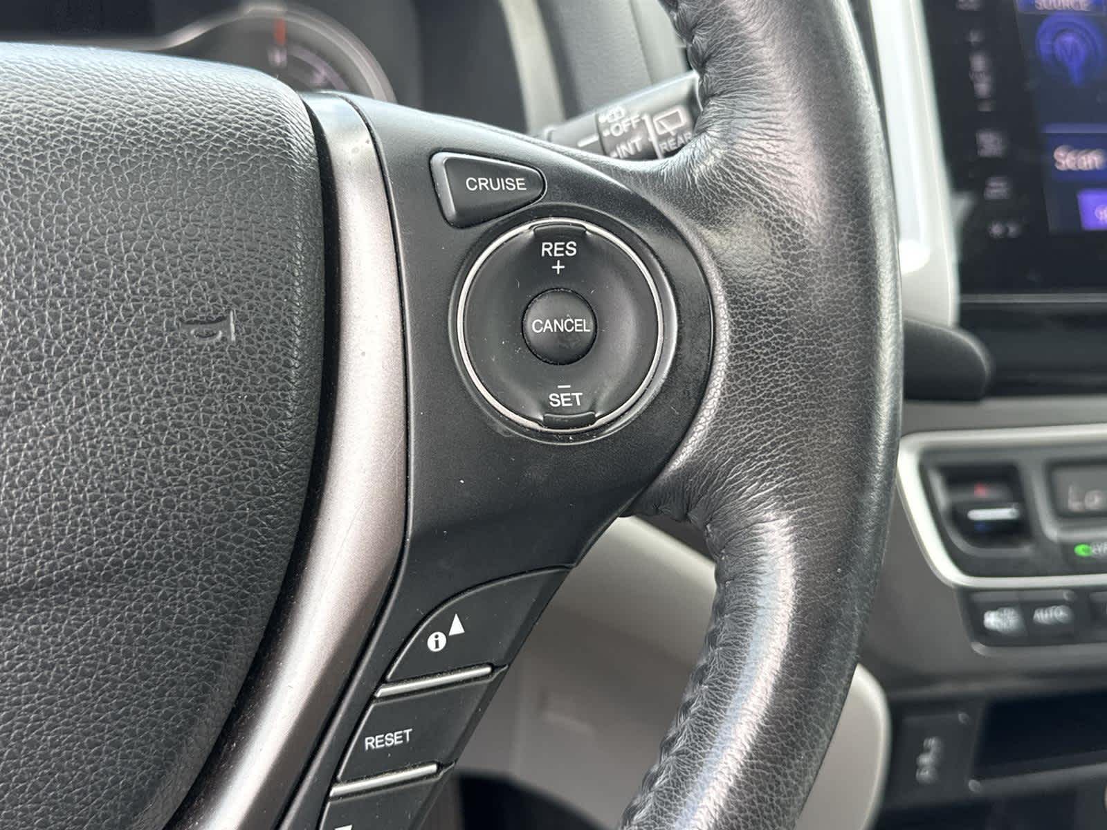 Thumbnail: 2017 Honda Pilot - 21