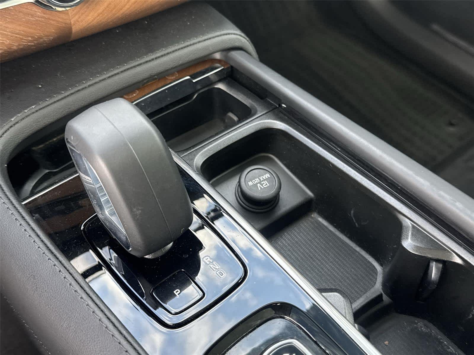 Thumbnail: 2023 Volvo XC90 - 25