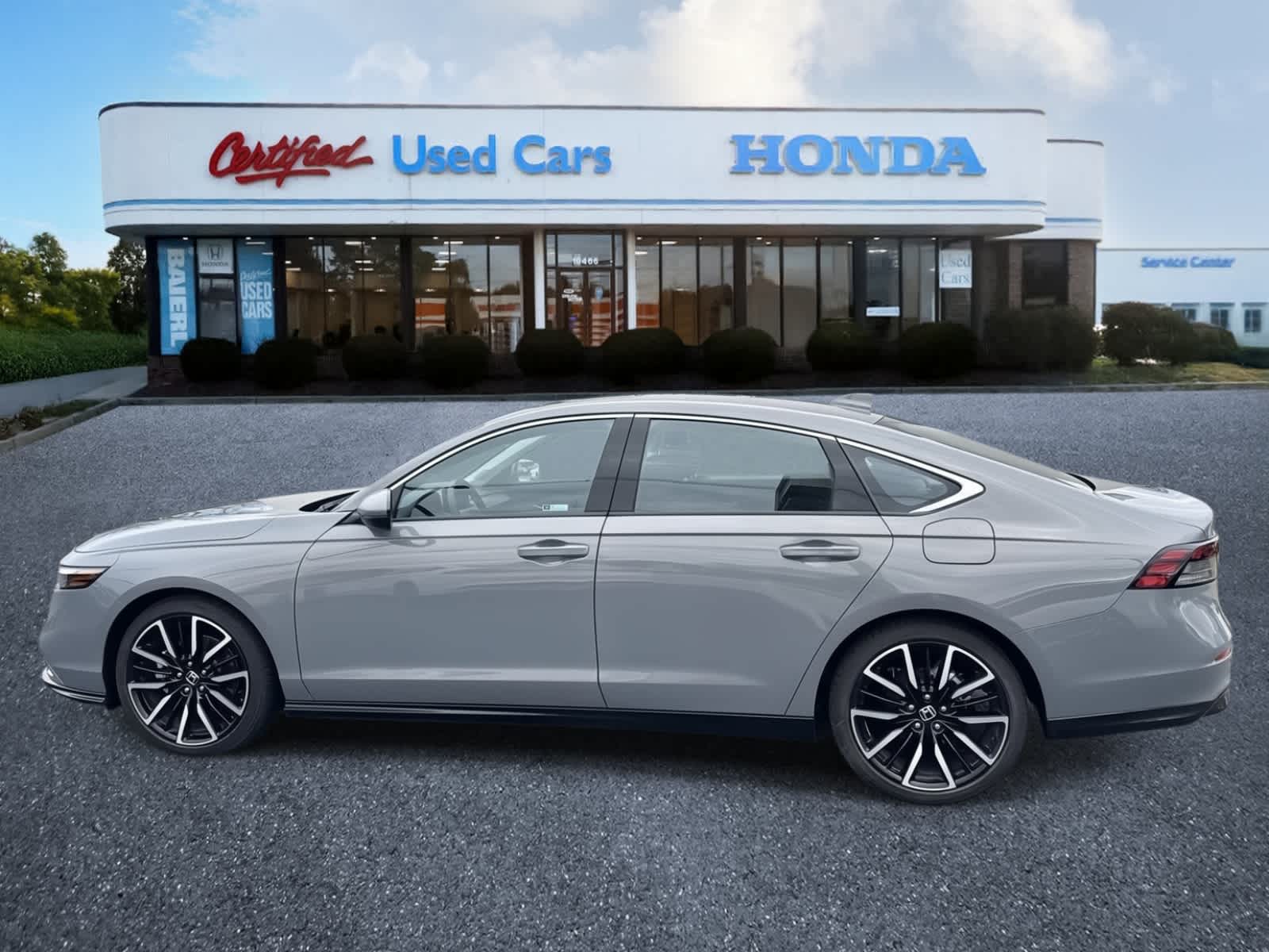 2025 Honda Accord Hybrid Touring photo 2