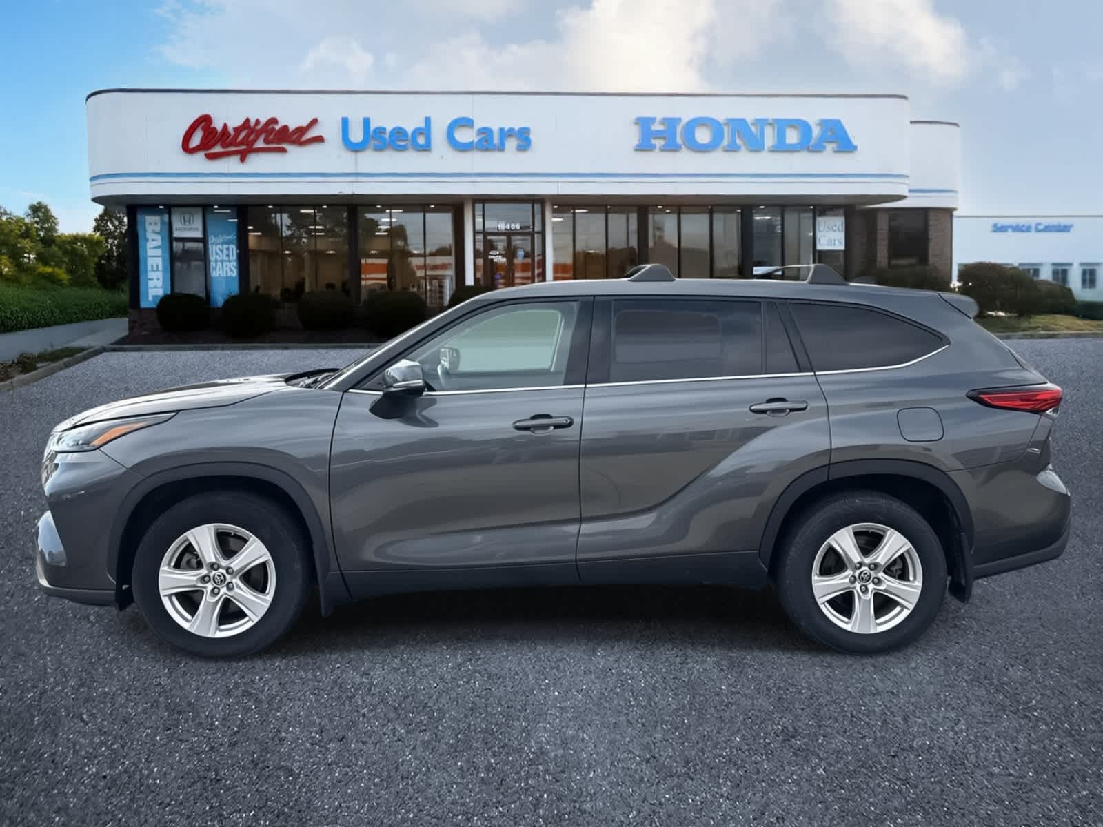 Thumbnail: 2022 Toyota Highlander - 2