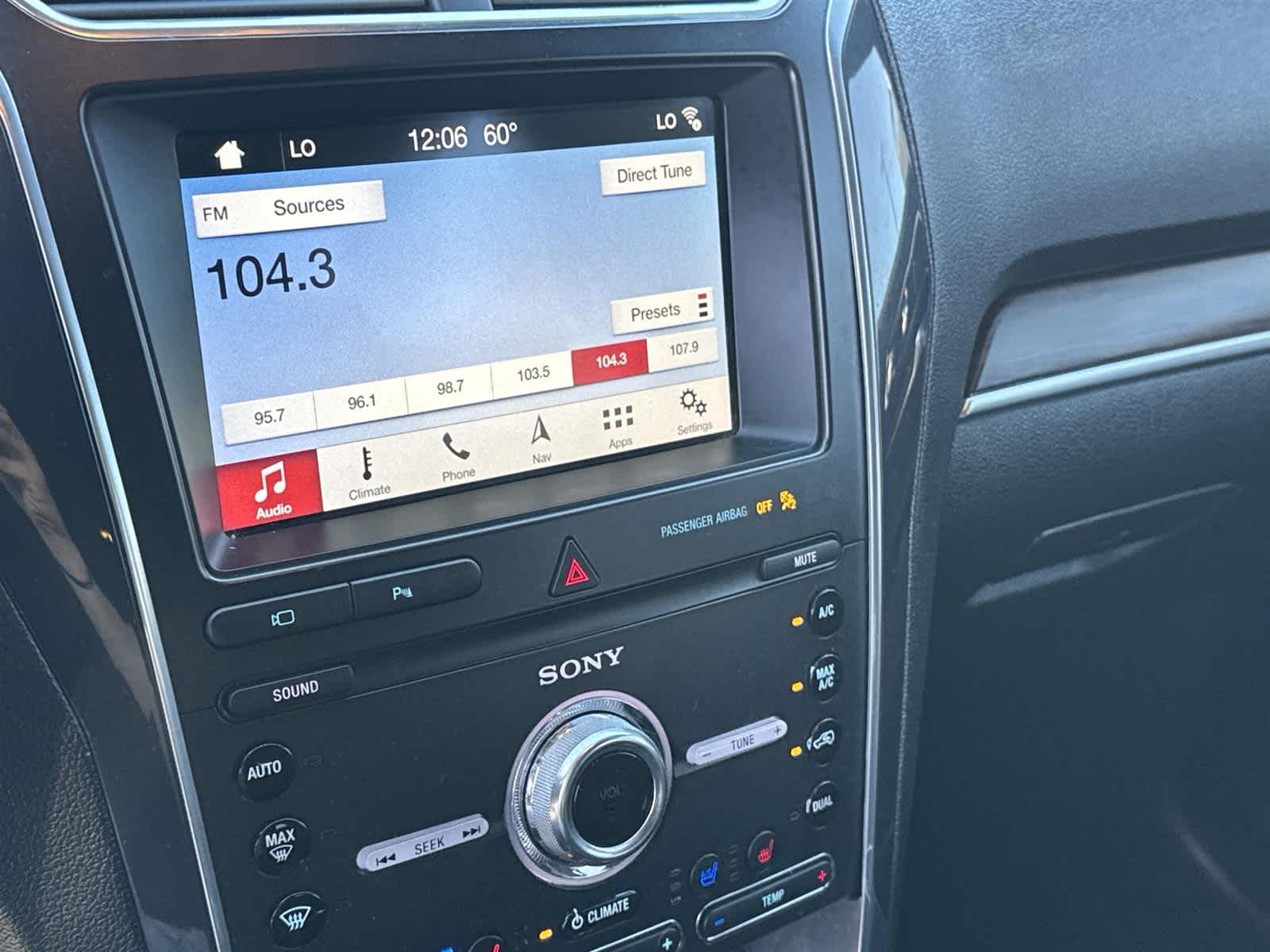 Thumbnail: 2019 Ford Explorer - 23