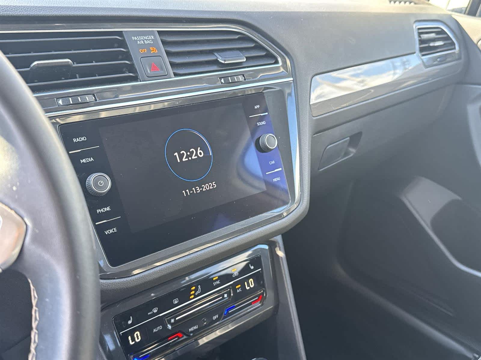 Thumbnail: 2022 Volkswagen Tiguan - 23