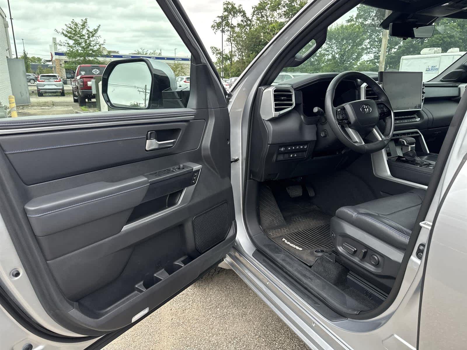 2024 Toyota Tundra Platinum photo 2