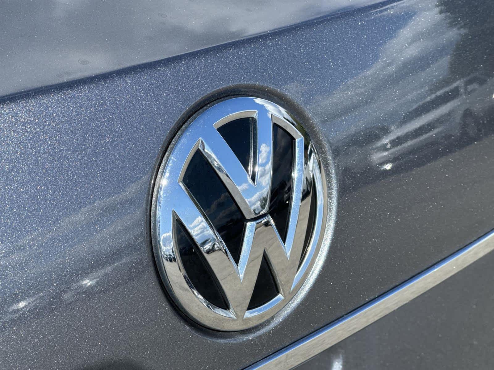 Thumbnail: 2017 Volkswagen Passat - 10