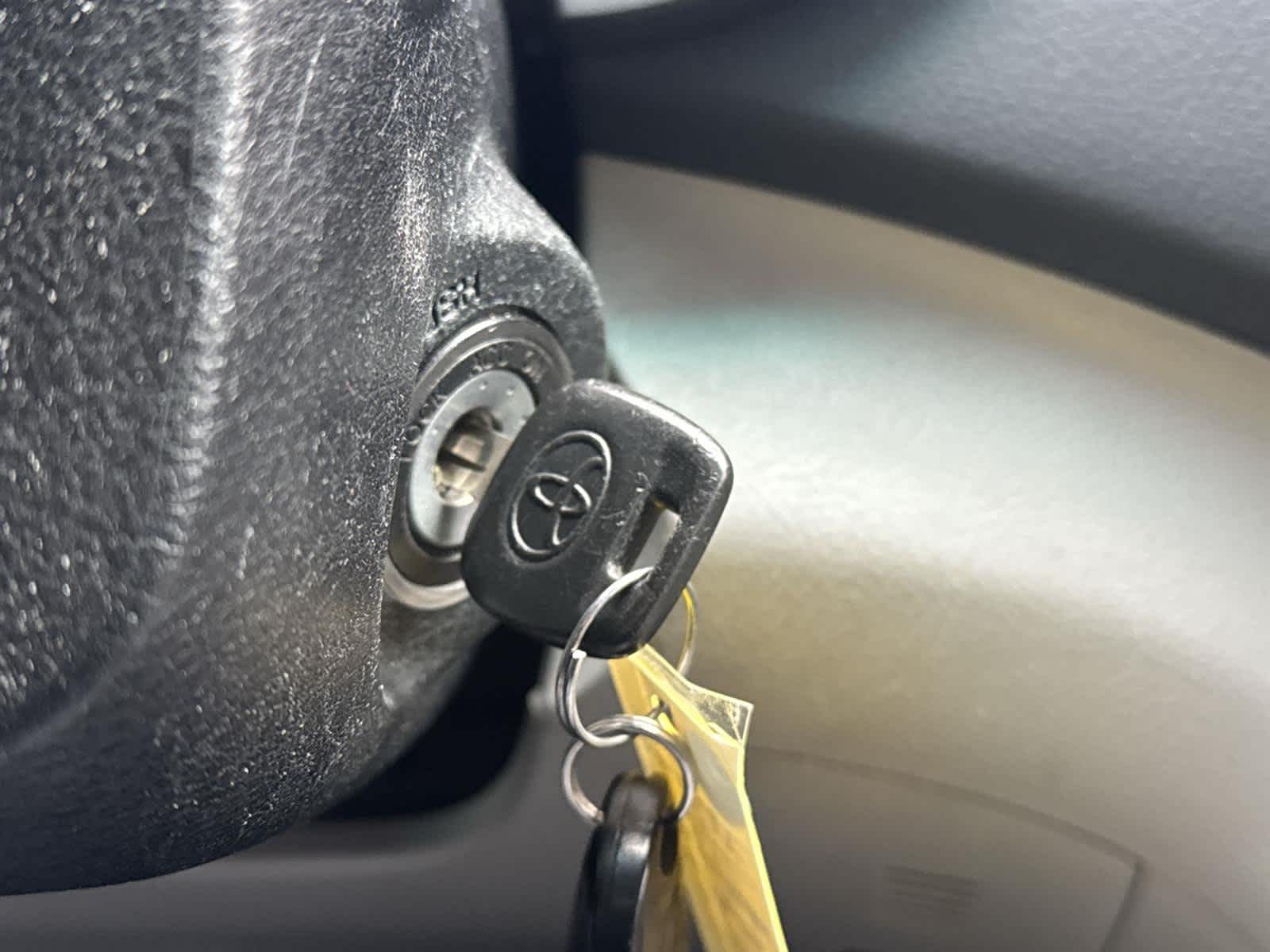 Thumbnail: 2013 Toyota Highlander - 25