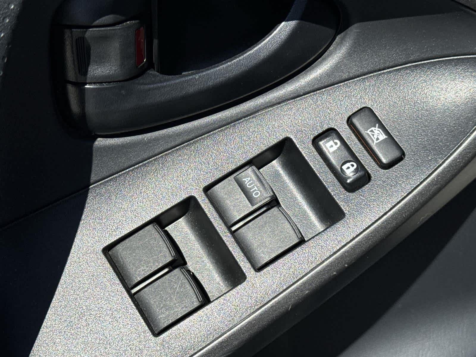 Thumbnail: 2012 Toyota RAV4 - 32