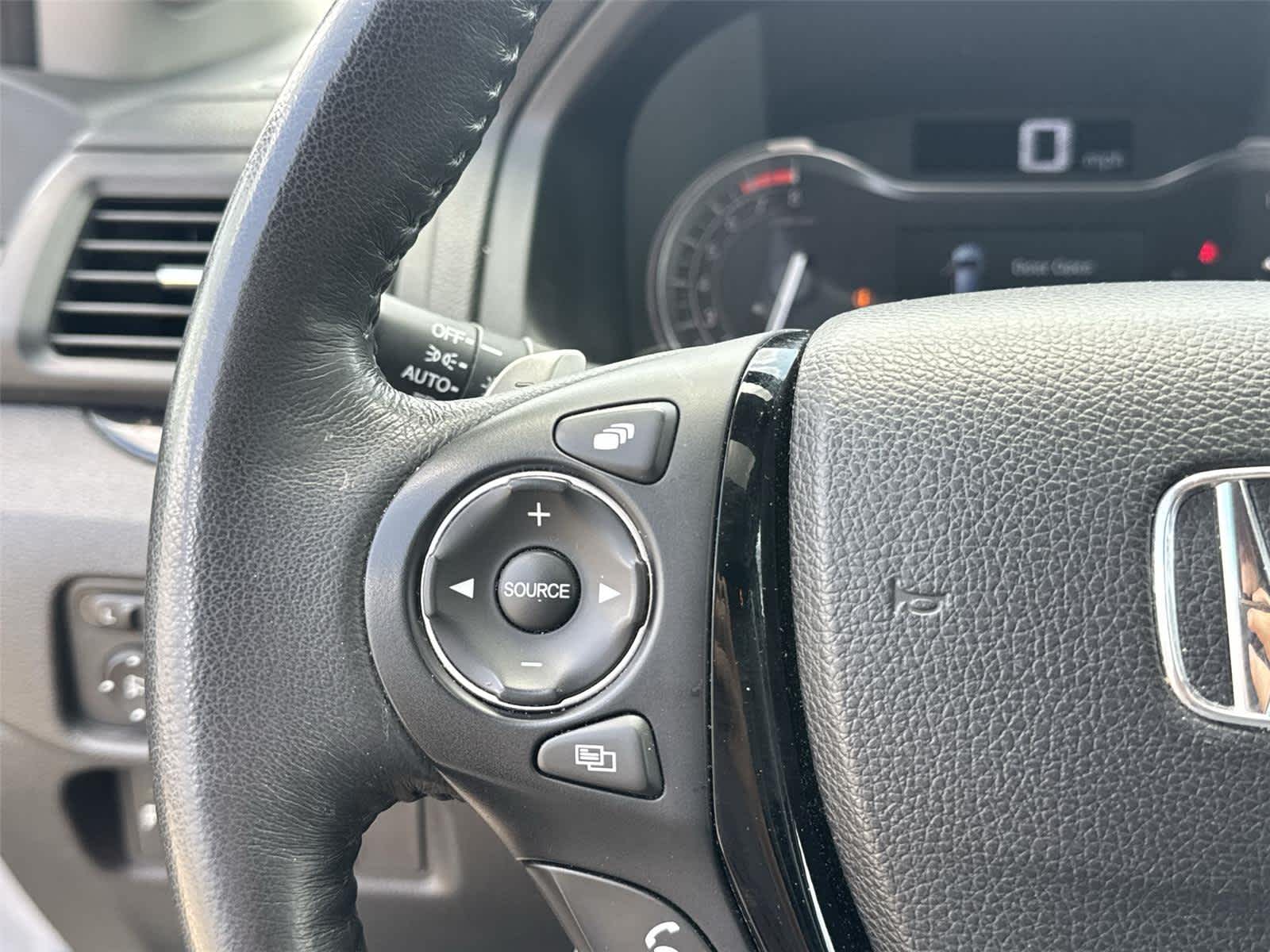 Thumbnail: 2018 Honda Pilot - 15