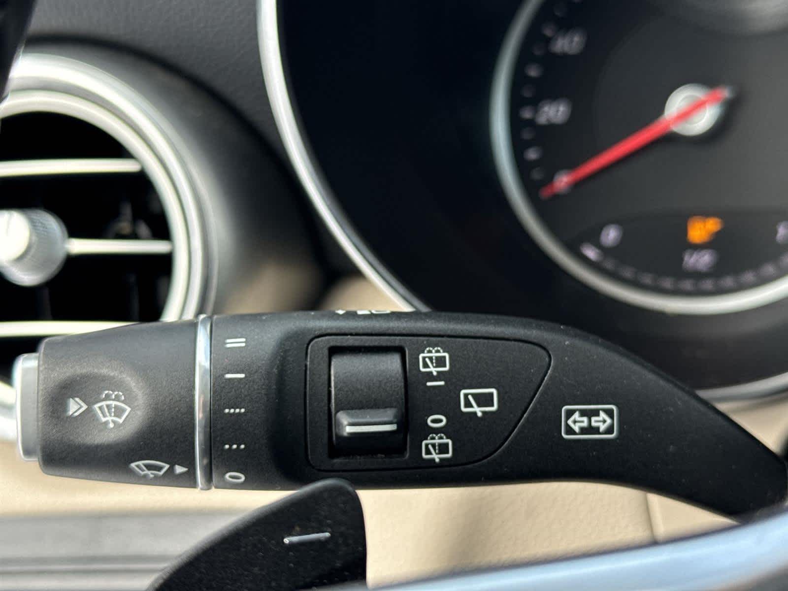 Thumbnail: 2022 Mercedes-Benz GLC - 21