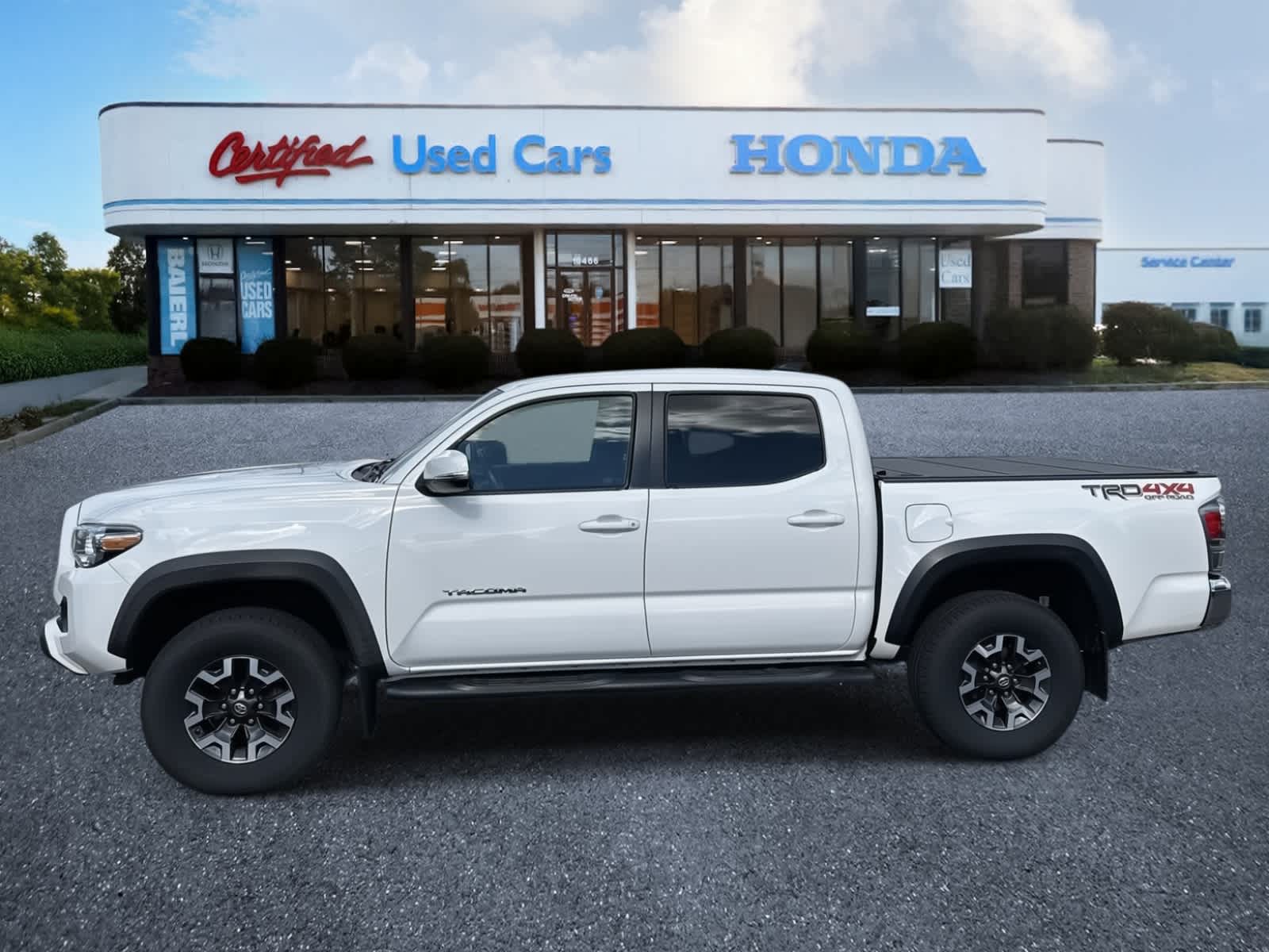 2020 Toyota Tacoma TRD photo 2