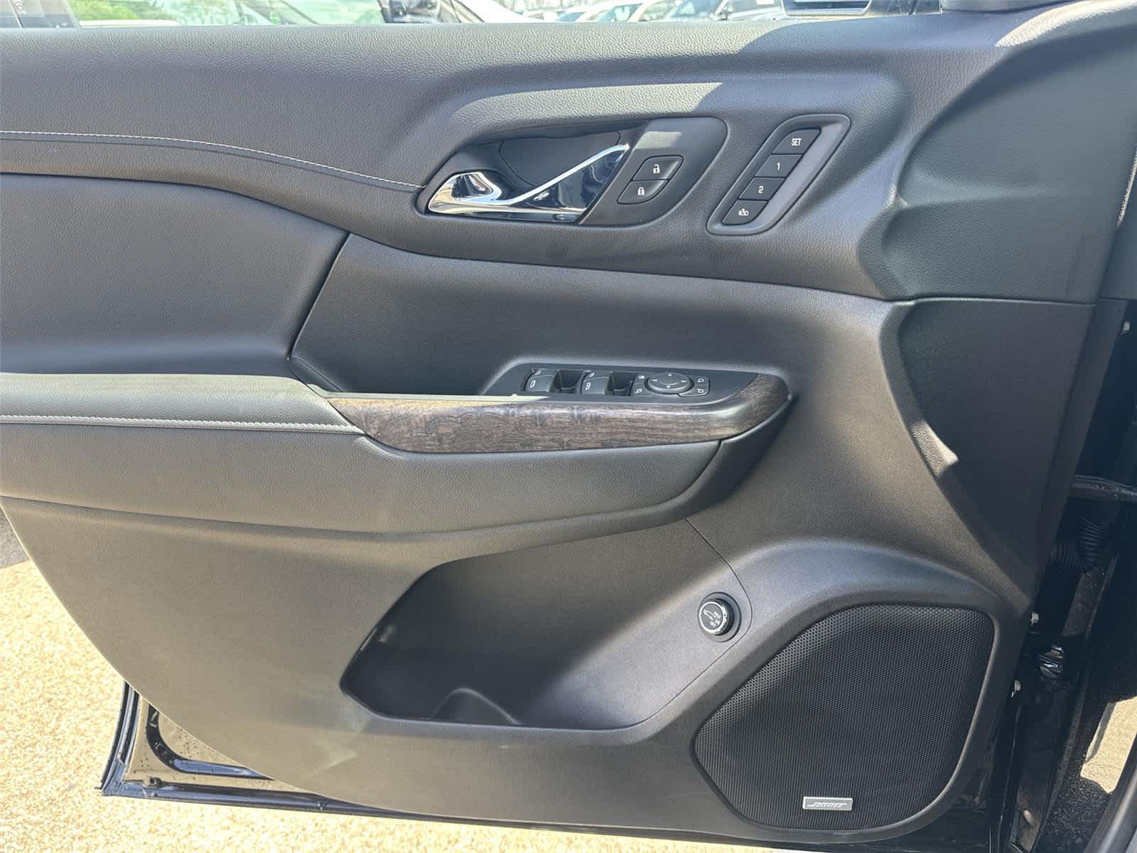 Thumbnail: 2023 GMC Acadia - 32