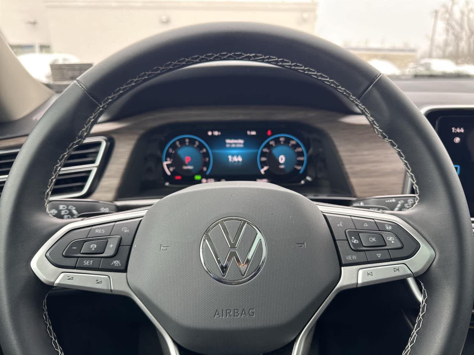 Thumbnail: 2024 Volkswagen Atlas - 17