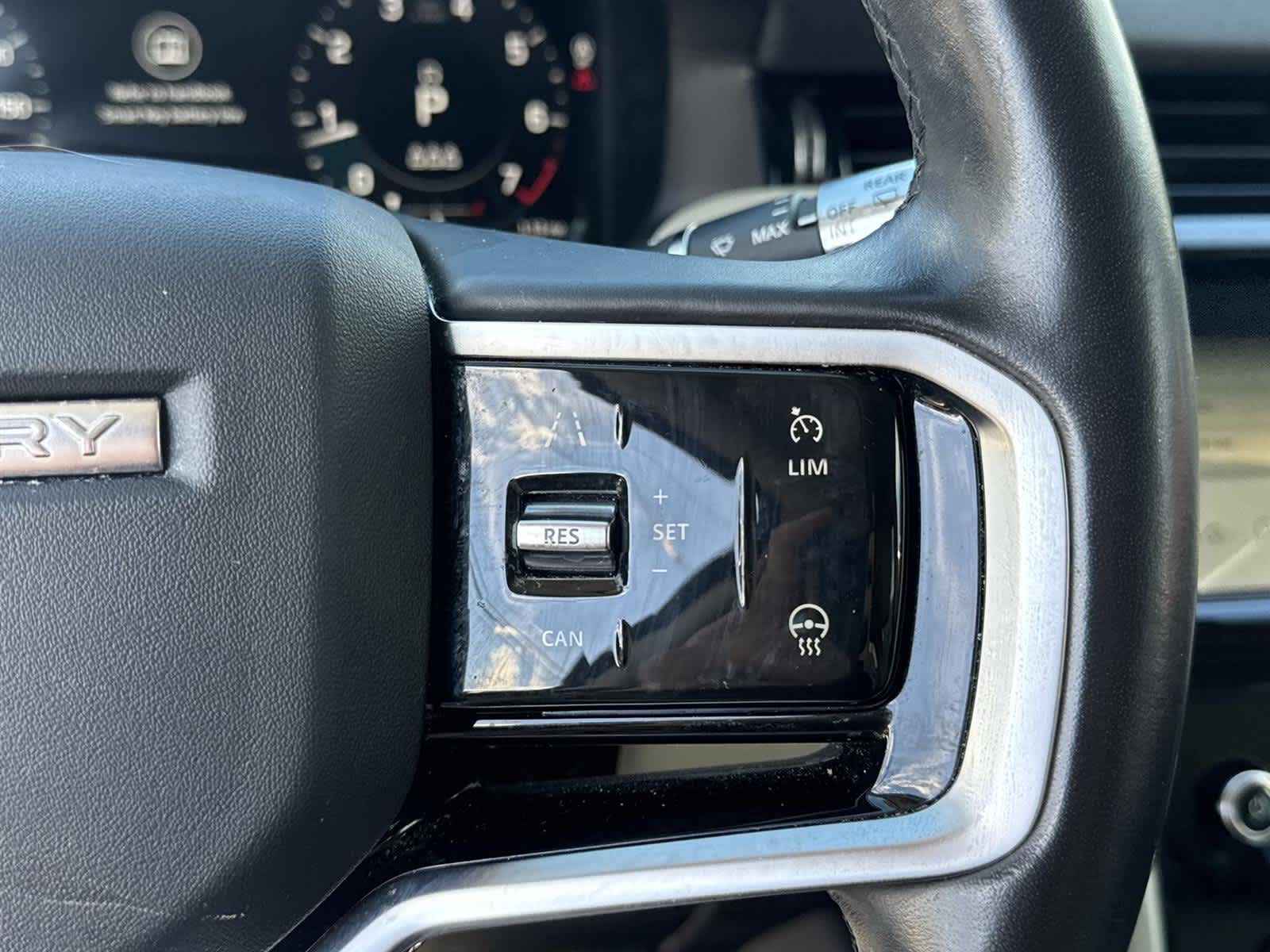 Thumbnail: 2022 Land Rover Discovery Sport - 20