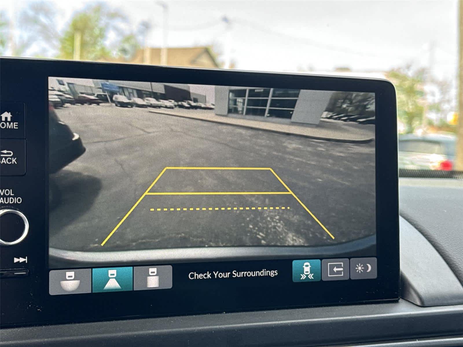 Thumbnail: 2023 Honda Pilot - 22