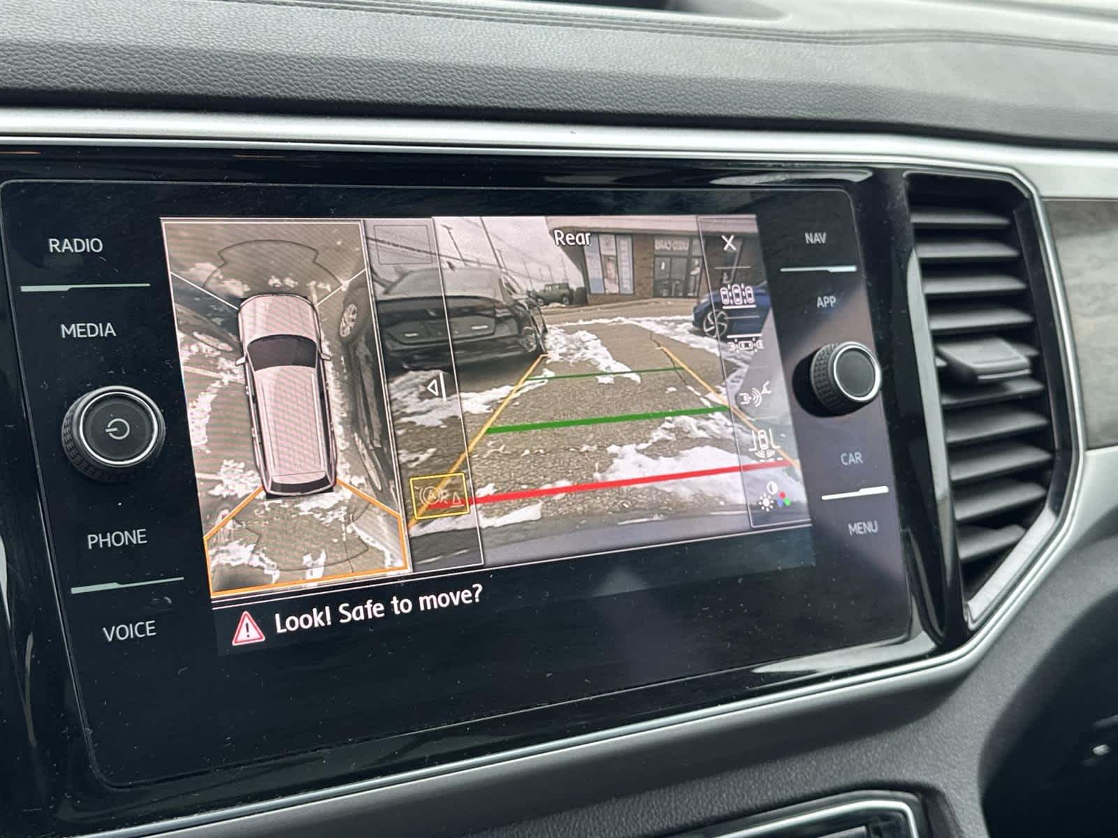 Thumbnail: 2018 Volkswagen Atlas - 25