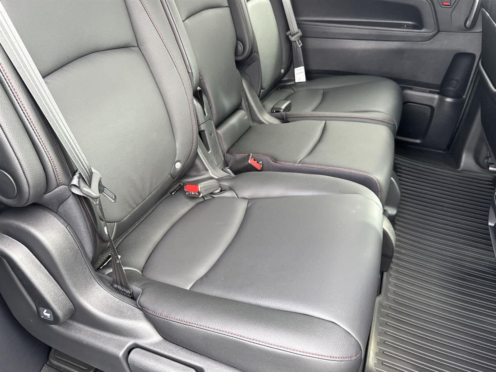 Thumbnail: 2026 Honda Odyssey - 16