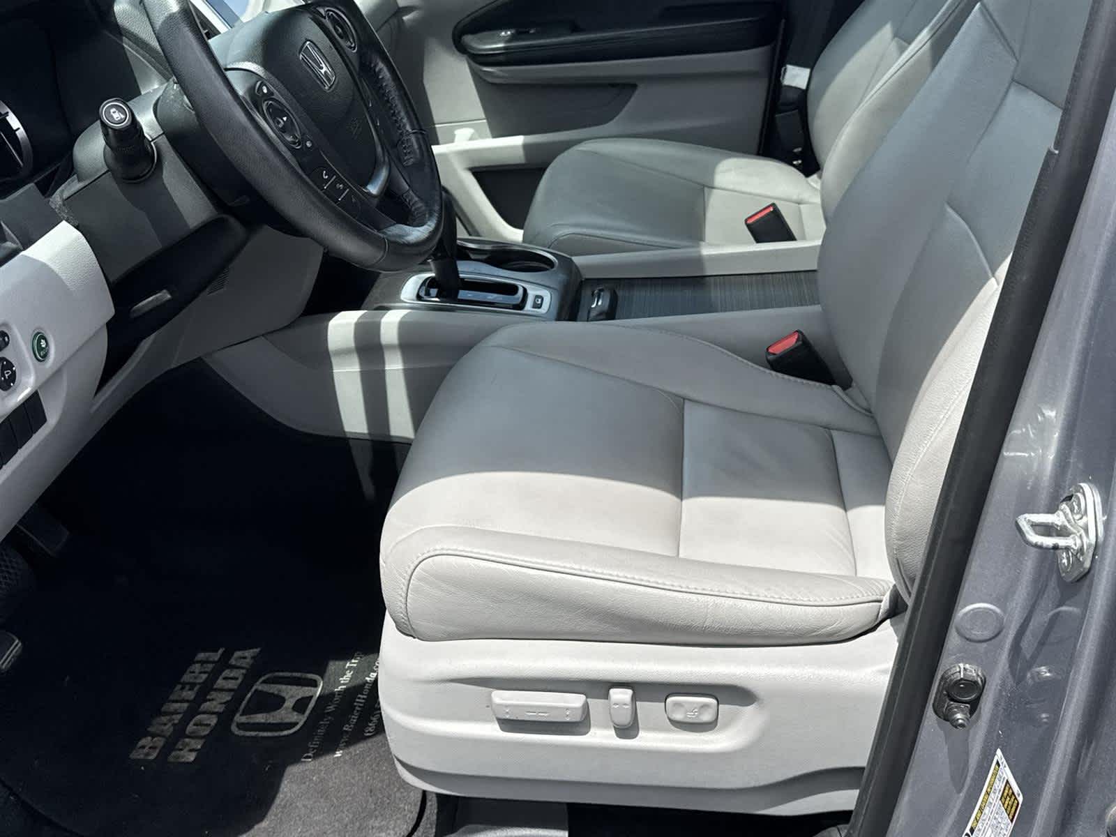 Thumbnail: 2017 Honda Pilot - 12