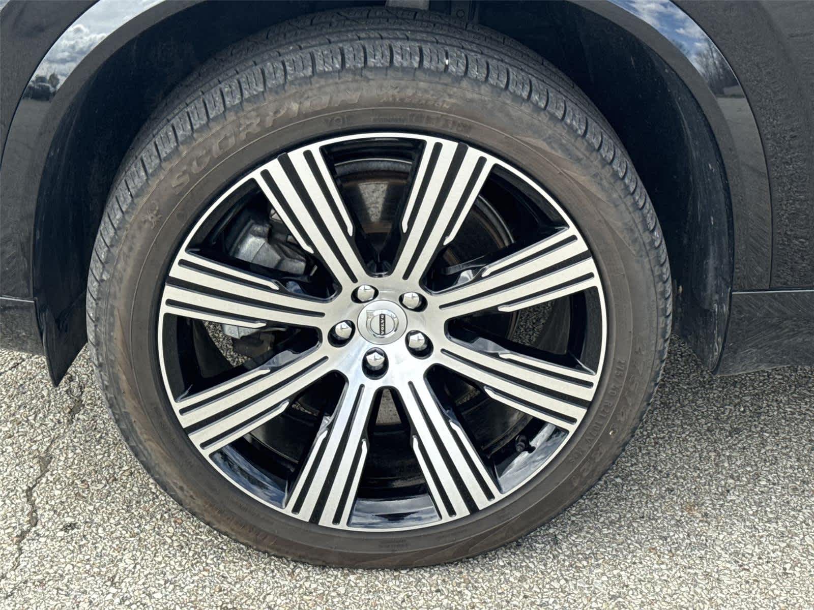 Thumbnail: 2023 Volvo XC90 - 10