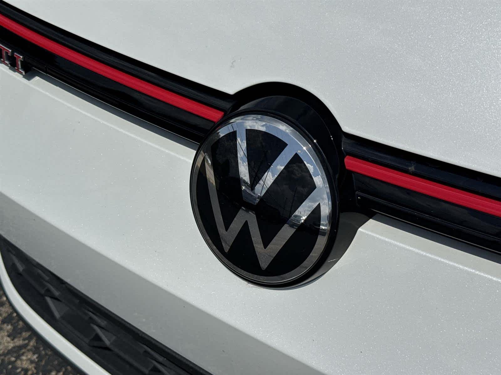 Thumbnail: 2022 Volkswagen Golf - 10