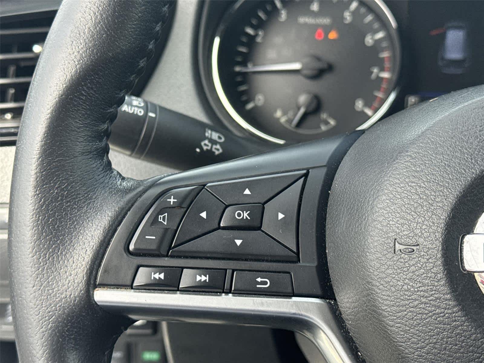 Thumbnail: 2020 Nissan Rogue - 18